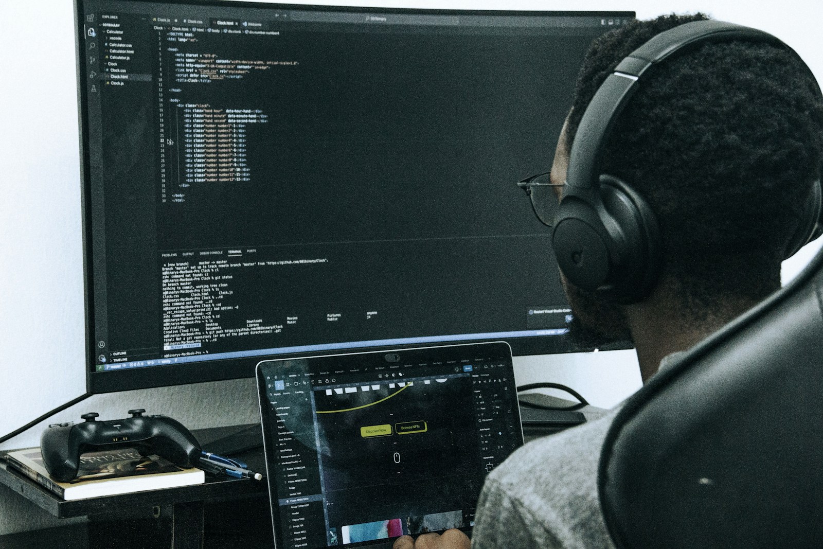 60 software workspace a man sitting in front of a computer wearing headphones kqidjlbcgha